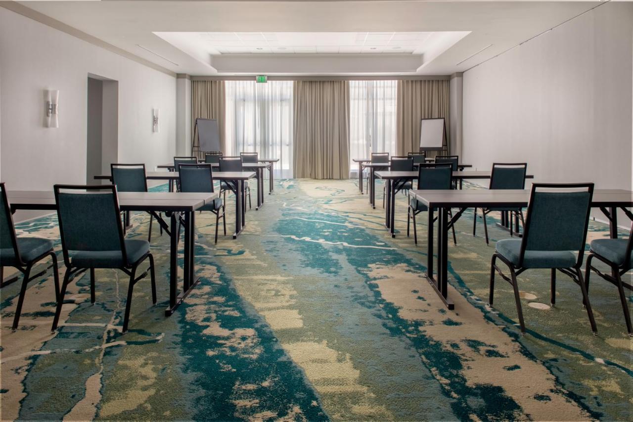 Courtyard By Marriott Jekyll Island Hotel Bagian luar foto