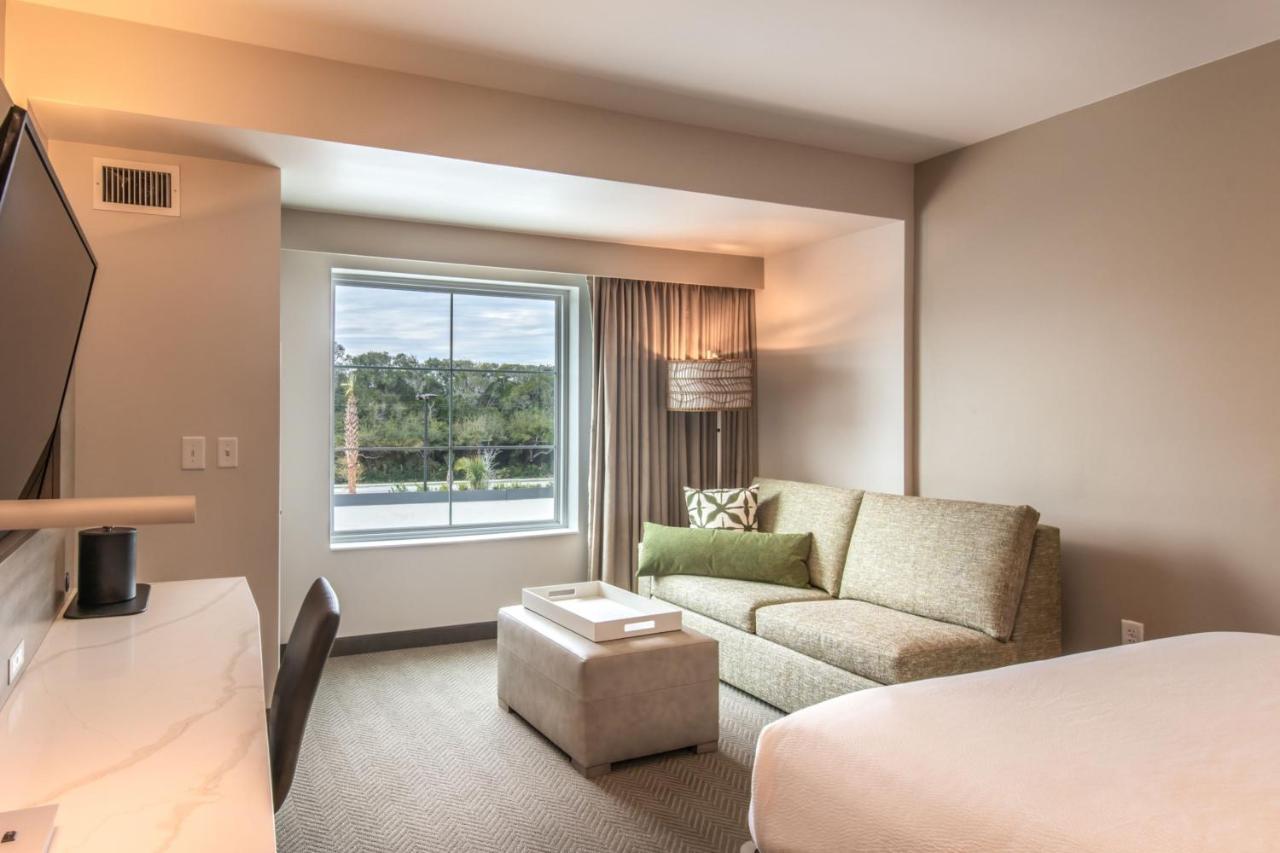 Courtyard By Marriott Jekyll Island Hotel Bagian luar foto